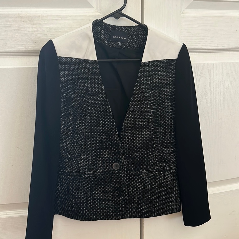 Black and white boucle blazer